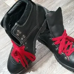 Cole Haan  Black with Red Laces Chuckaboot size 10 1/2 Cole Haan | Shoes | Cole Haan Black Leather Red Lace Boots  main image 2